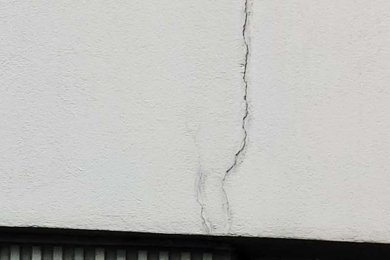 cincinnati-waterproofing-services-cracked-wall
